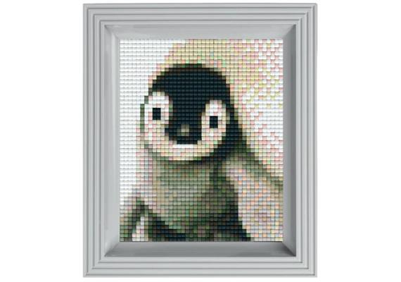 Pixel Geschenkbox mit 37 Pixel Vierecke - Pinguin